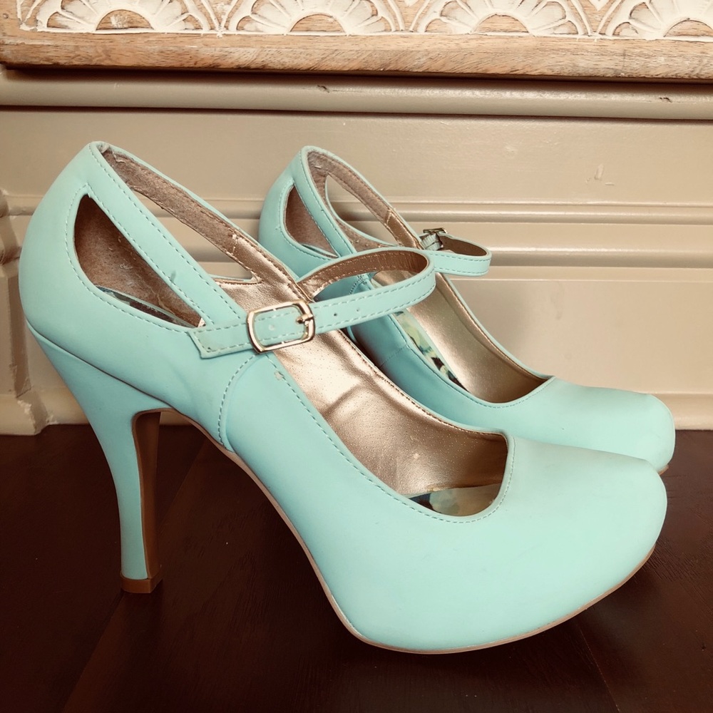 Qupid mint vintage platform pump